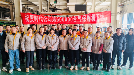 風(fēng)雨中馳而不息，奮斗中砥礪前行
